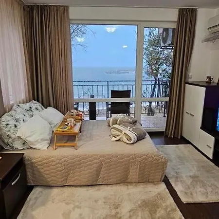 Porto Chernomoretz Apartment