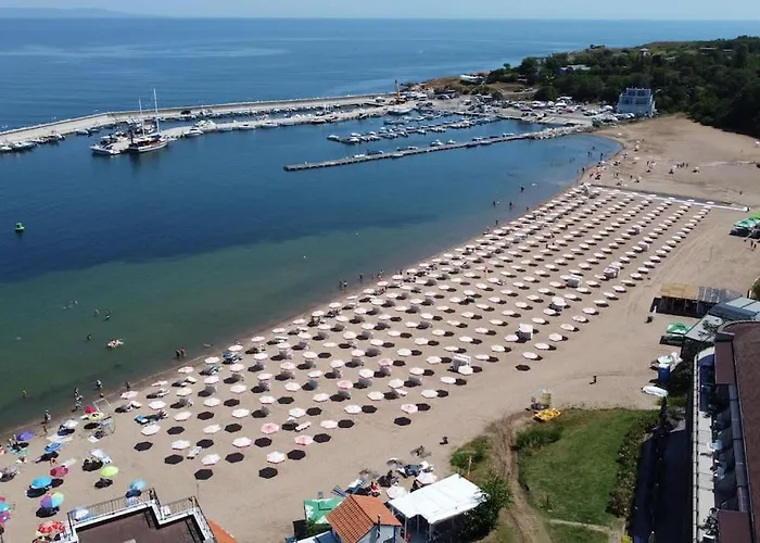 Porto Chernomoretz * Черноморец