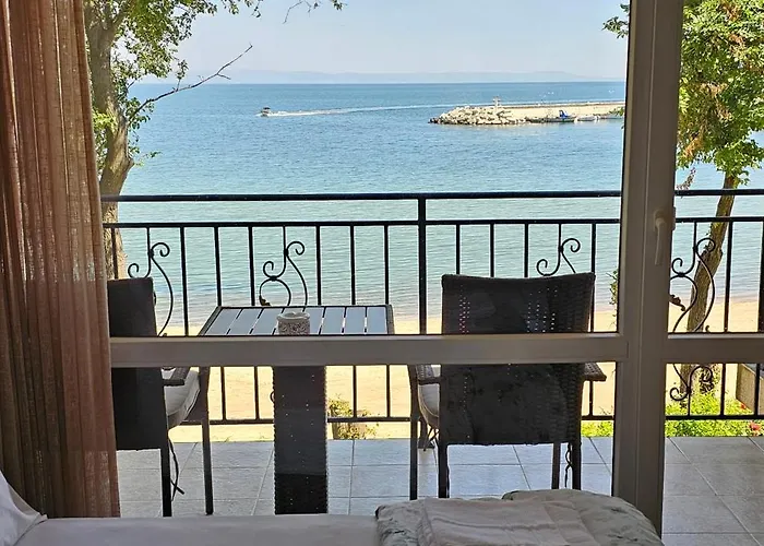 Porto Chernomoretz Апартамент Черноморец