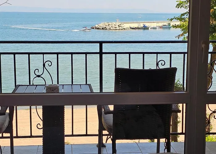 Porto Chernomoretz Апартамент Черноморец